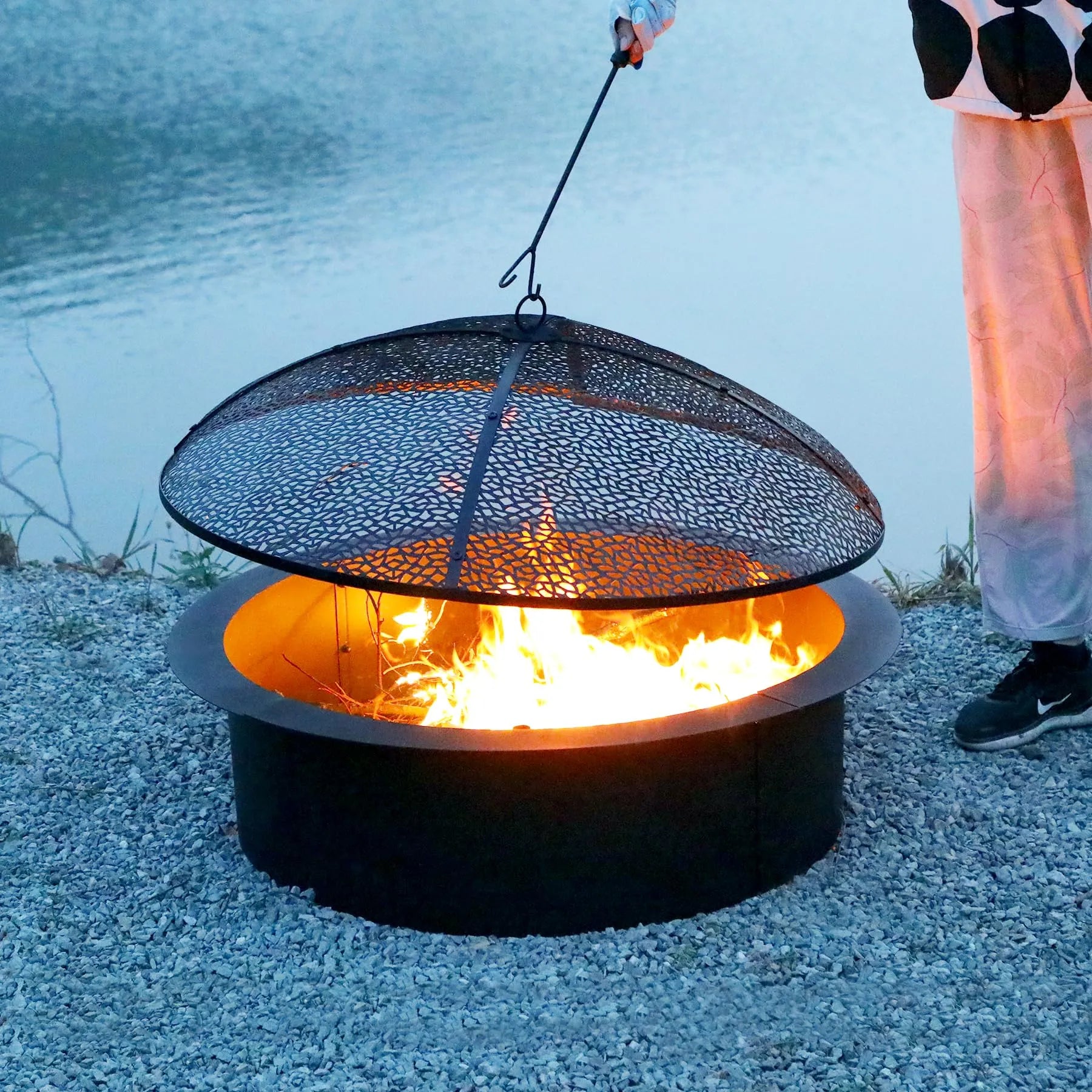36Inch Fire Pit Spark Screen, Collapsible Fire Pit Screen Round with Handle, Heavy Duty Iron Fire Pit Cover Mesh Round Replacement Firepit Screens Easy Opening for Outdoor Patio Backyard